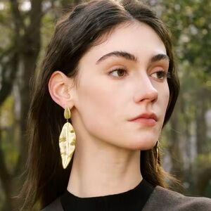 ◾️18k Gold Plated Statement Big Leaf Leaves Drop Earrings